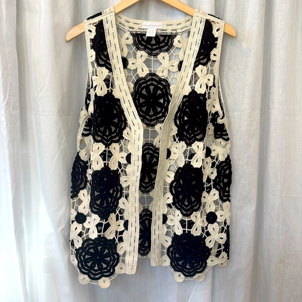 EUC House of Harlow 1960 Black‎ & White Crochet Floral Vest  - One size